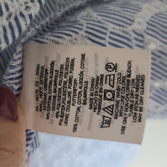 HD in Paris from Anthropologie Pia Eyelet Sleeveless Top - Picture 8 of 8